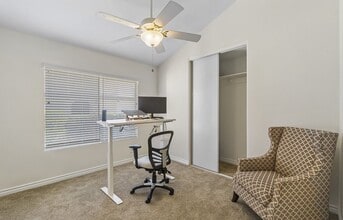 616 Kumquat Way in Oceanside, CA - Building Photo - Building Photo