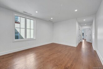 291 Main St in Eastchester, NY - Building Photo - Building Photo