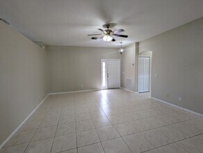 589 Waverly Cir in Port St. Lucie, FL - Building Photo - Building Photo