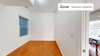 Room in Shared 3 bed/1 bath home in Chicago, IL - Building Photo