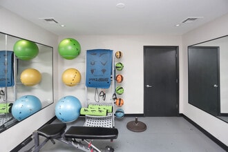 Trails at Lakeside in Indianapolis, IN - Foto de edificio - Interior Photo