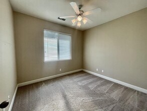 9772 Ellsmere Way in Elk Grove, CA - Building Photo - Building Photo