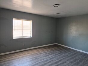 1344 E Pueblo Ave in Phoenix, AZ - Building Photo - Building Photo