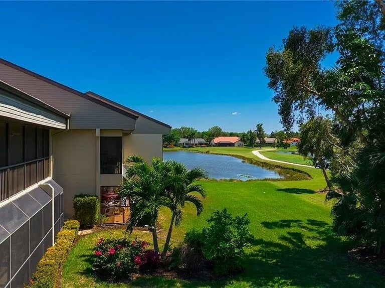 14513 Aeries Way Dr, Unit #423 in Ft. Myers, FL - Foto de edificio