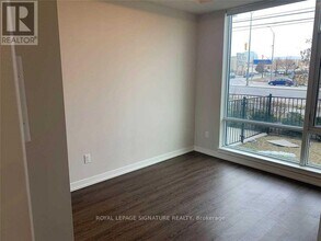 2550 Eglinton Ave W in Mississauga, ON - Building Photo - Building Photo