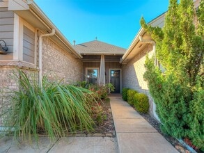 2341 Los Angeles Ave in Edmond, OK - Building Photo - Building Photo