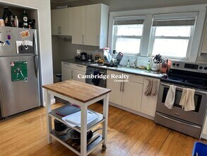 281 Alewife Brook Pky, Unit 2A in Somerville, MA - Building Photo - Building Photo
