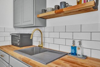 14 S Swinton Cir in Delray Beach, FL - Building Photo - Building Photo