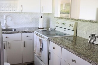 1 Valencia A in Delray Beach, FL - Building Photo - Building Photo