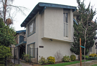 Acrewood Apartments in Sacramento, CA - Building Photo - Building Photo