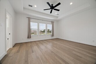 6635 T C Jester Blvd in Houston, TX - Building Photo - Building Photo