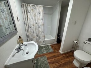 411 W Pearce St in Baytown, TX - Building Photo - Building Photo