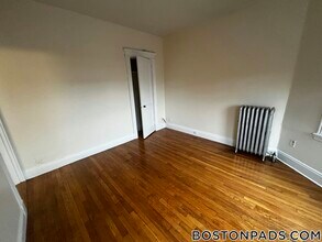 1152 Commonwealth Ave, Unit 42 in Boston, MA - Foto de edificio - Building Photo