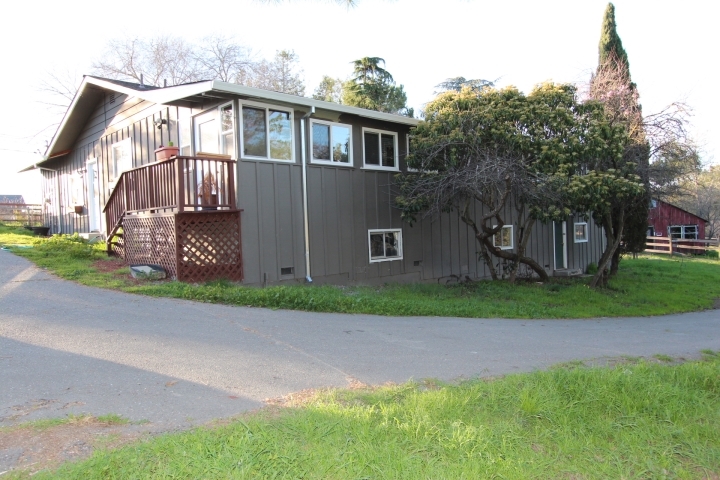 Eastman Lane in Petaluma, CA - Building Photo