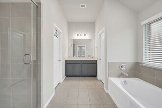 31619 Madrone Berry Ct in Spring, TX - Building Photo - Building Photo