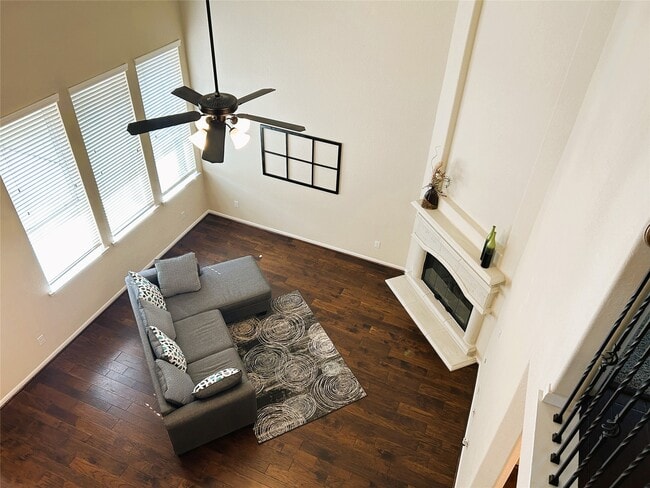 property at 6819 Hunters Trace Ln