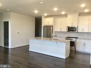 11200 Reston Station Blvd in Reston, VA - Building Photo - Building Photo