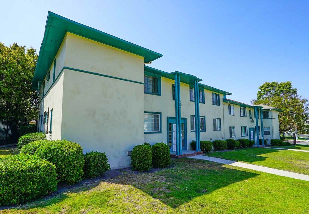 4107 Buckingham Rd in Los Angeles, CA - Building Photo