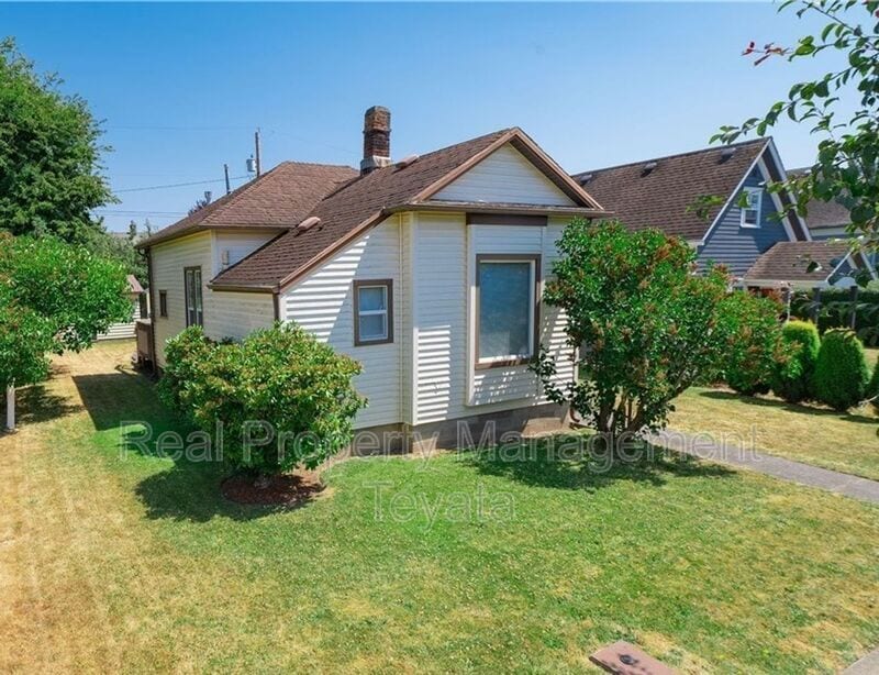 2422 Walnut St in Bellingham, WA - Building Photo