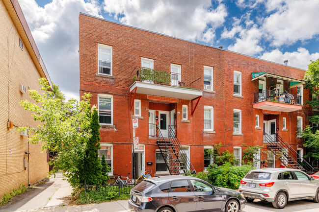 940 Saint-Ferdinand Rue