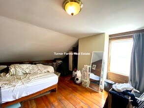 57 Atherton St, Unit 3 in Somerville, MA - Foto de edificio - Building Photo