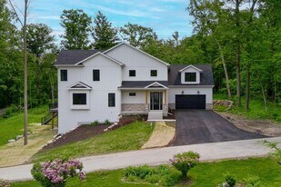 N2692 Forest Dr in Lake Geneva, WI - Building Photo