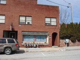 34 Water St in Glen Rock, PA - Building Photo