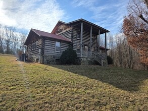 5117 Willis Gap Rd in Ararat, VA - Building Photo - Building Photo