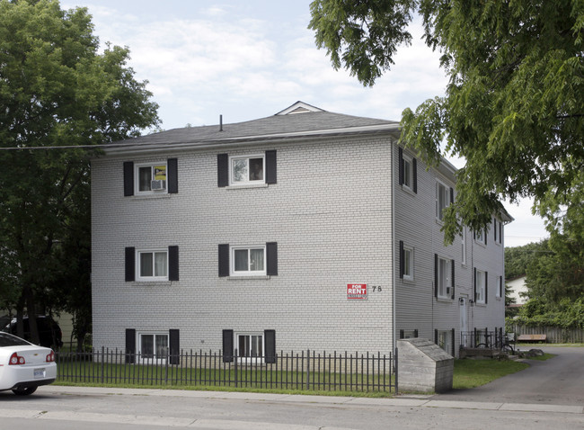 78 High St in Georgina, ON - Building Photo - Primary Photo