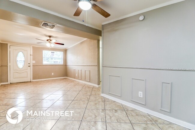 6819 Tuttle St in Tampa, FL - Foto de edificio - Building Photo