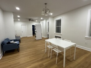 5642 Beacon St in Pittsburgh, PA - Building Photo - Building Photo