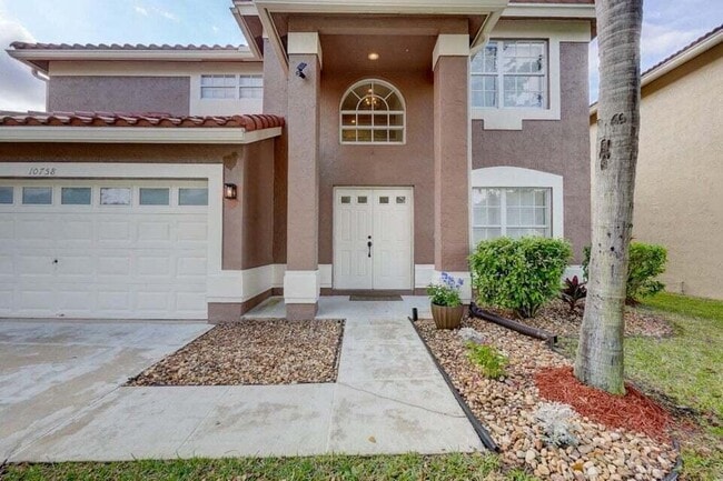 10758 Lake Jasmine Dr in Boca Raton, FL - Building Photo - Building Photo