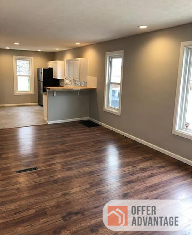 2049 Linwood Ct in Elyria, OH - Building Photo - Building Photo