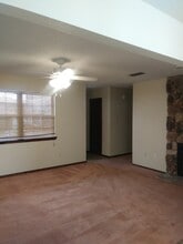 1224 W Manana Blvd in Clovis, NM - Building Photo - Building Photo