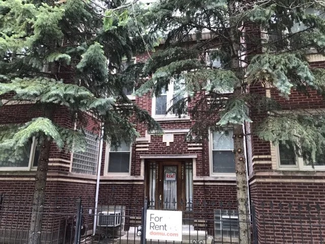 4211 N Oakley Ave, Unit 2S