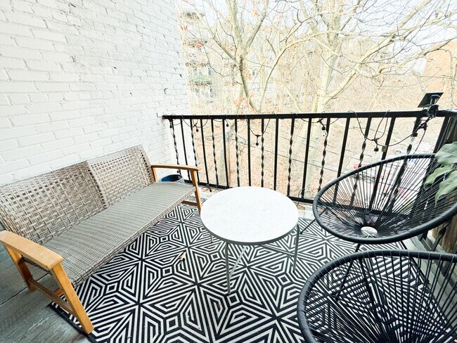 29 Mount Hood Rd, Unit 2 in Boston, MA - Building Photo - Building Photo