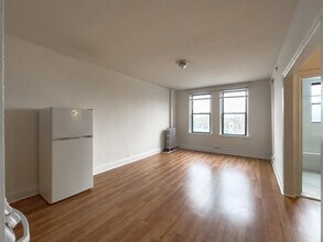 3335 W Diversey Ave in Chicago, IL - Building Photo - Building Photo