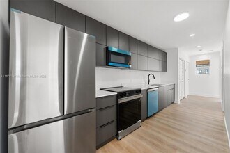 403 SW 12th Ave in Miami, FL - Building Photo - Building Photo