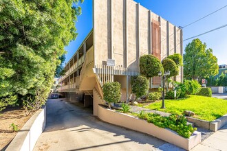 mic130 in Pasadena, CA - Foto de edificio - Interior Photo