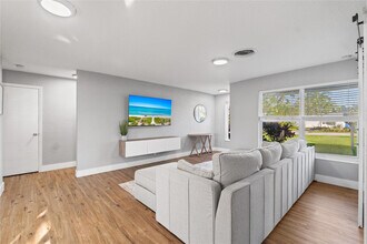 1960 NW 32nd Ct in Oakland Park, FL - Building Photo - Building Photo