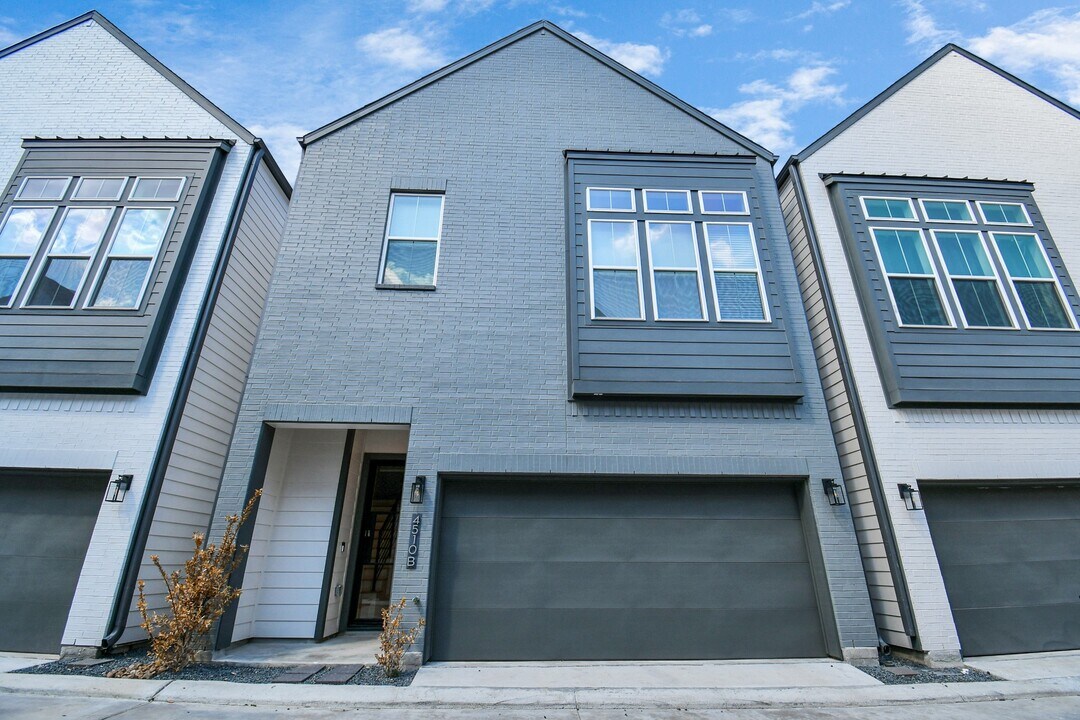 4510 Old Yale St in Houston, TX - Building Photo