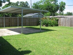 4726 Caroline St in Seabrook, TX - Building Photo - Building Photo