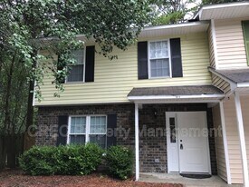 205 Weber Rd in Summerville, SC - Building Photo