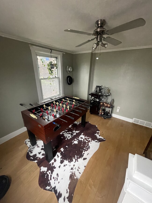 property at 3822 Prospect Ave