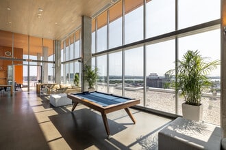 L'Hexagone Appartements in Montréal, QC - Building Photo - Interior Photo