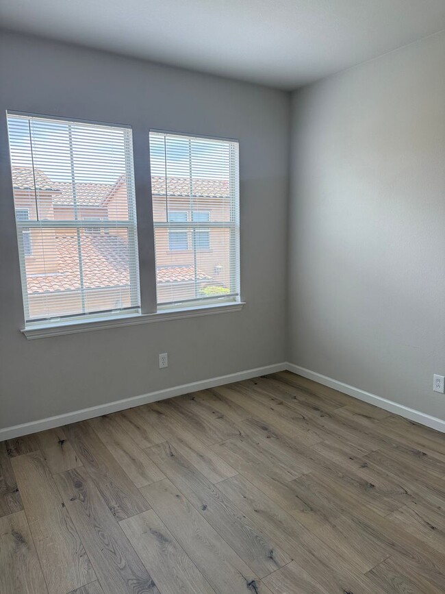 190 Healdsburg Ave in Cloverdale, CA - Building Photo - Building Photo