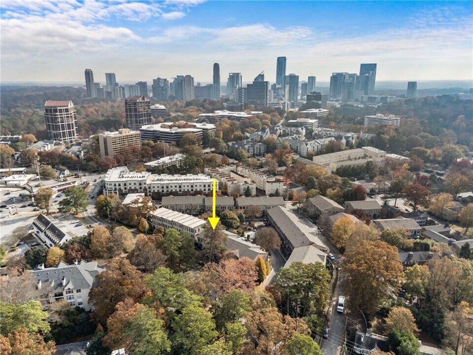 3611 Habersham Rd NW in Atlanta, GA - Building Photo