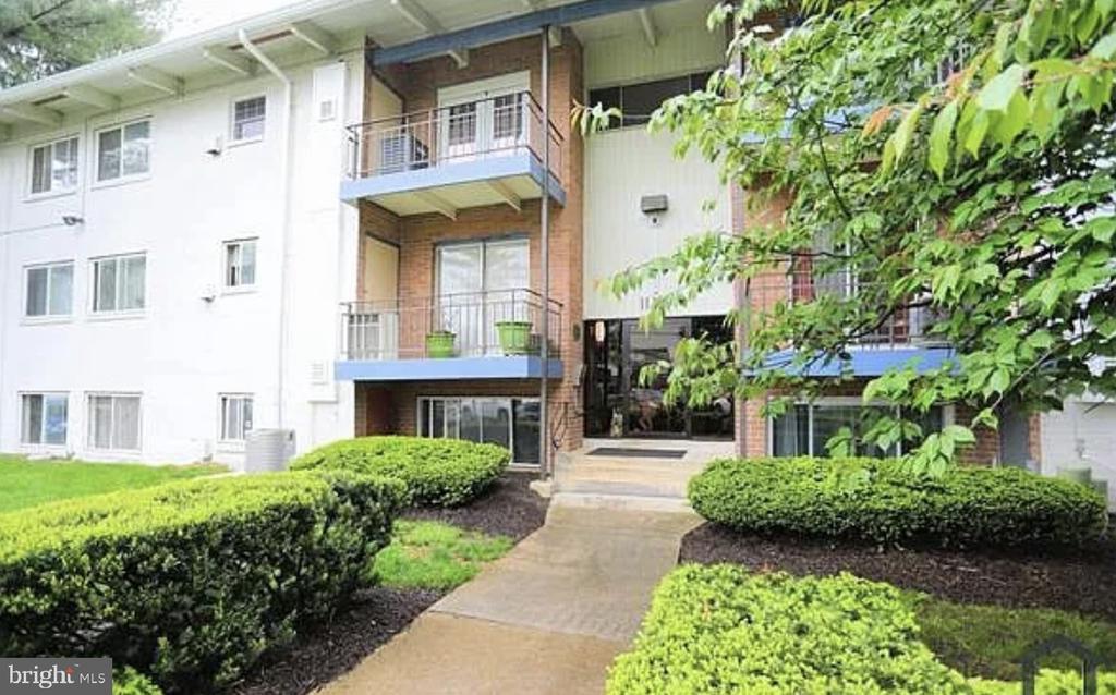11380 Cherry Hill Rd in Beltsville, MD - Building Photo