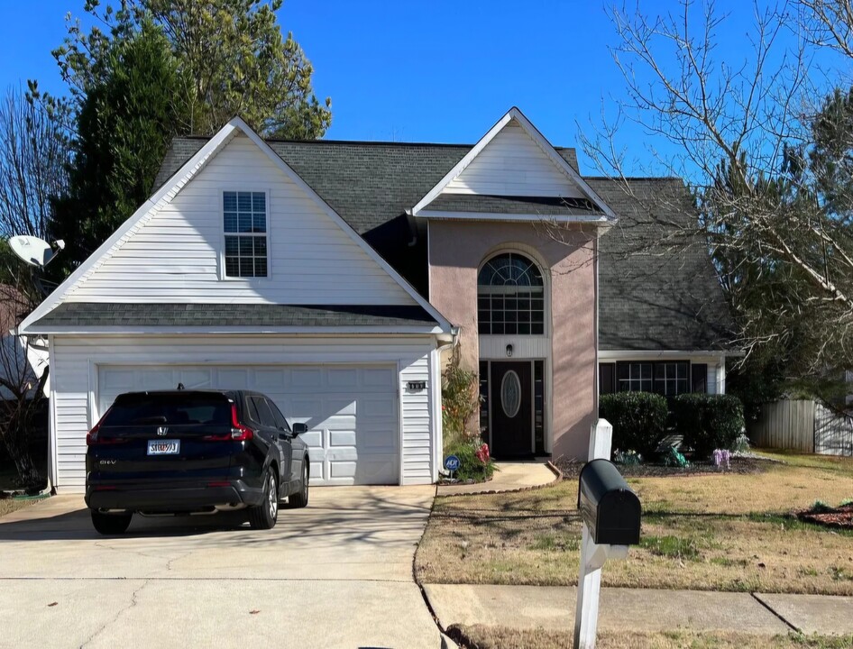 609 Rust Way in Stockbridge, GA - Foto de edificio