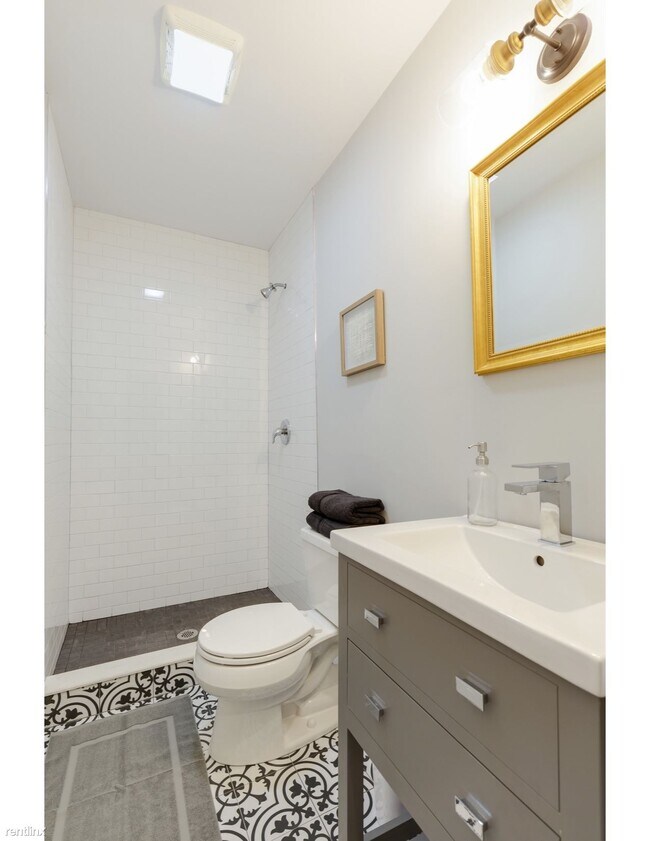 220 Bremen St-Unit -Apt 1I in Boston, MA - Building Photo - Building Photo